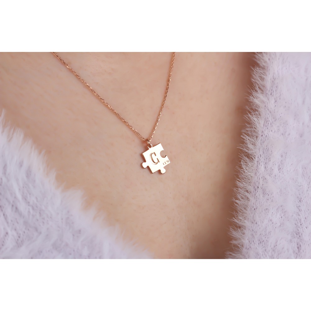 Glorria Kişiye Özel İsimli Puzzle Gümüş Kolye Glorria Kişiye Özel İsimli Puzzle Gümüş Kolye
