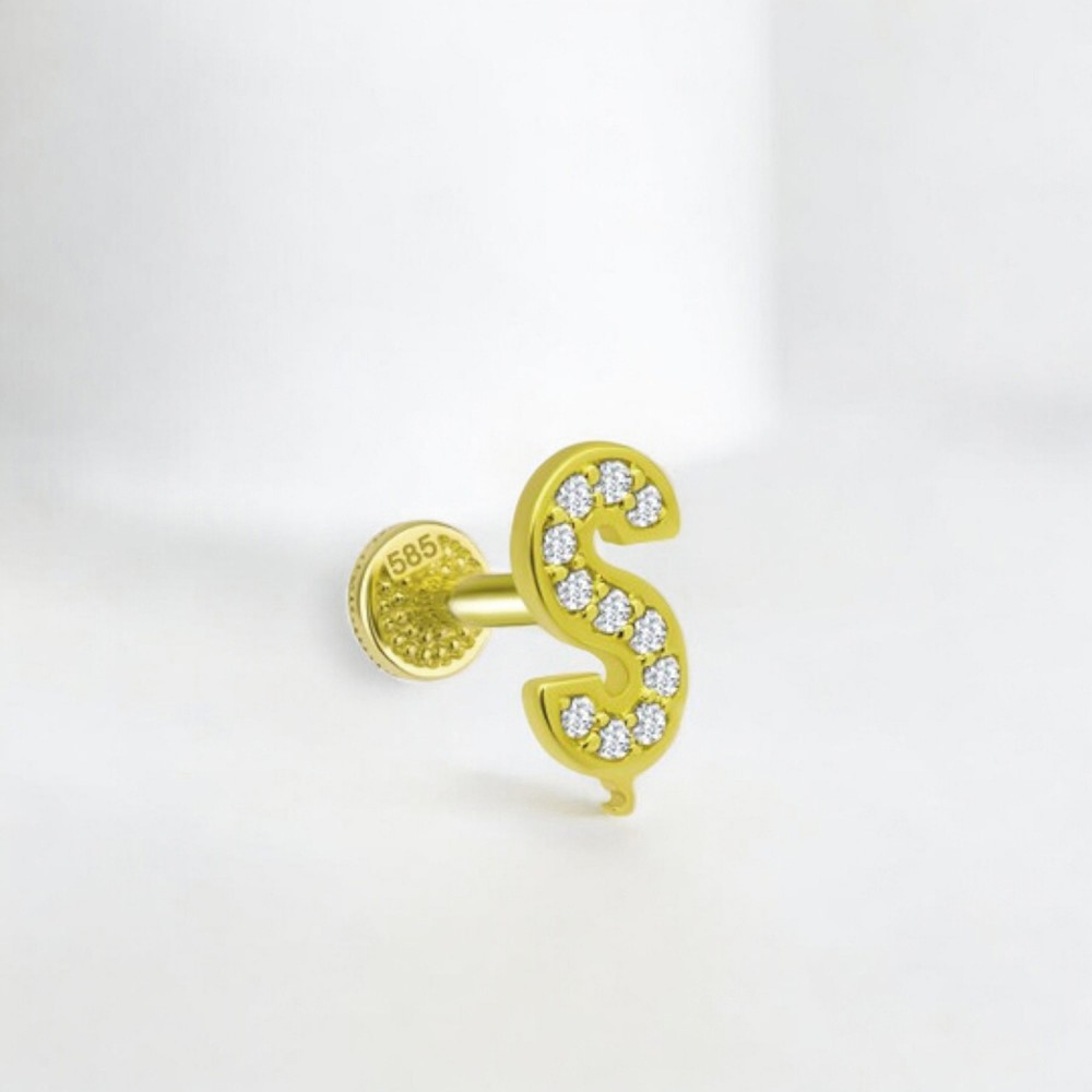 Glorria Altın Ş Harfi Tragus Piercing Glorria Altın Ş Harfi Tragus Piercing